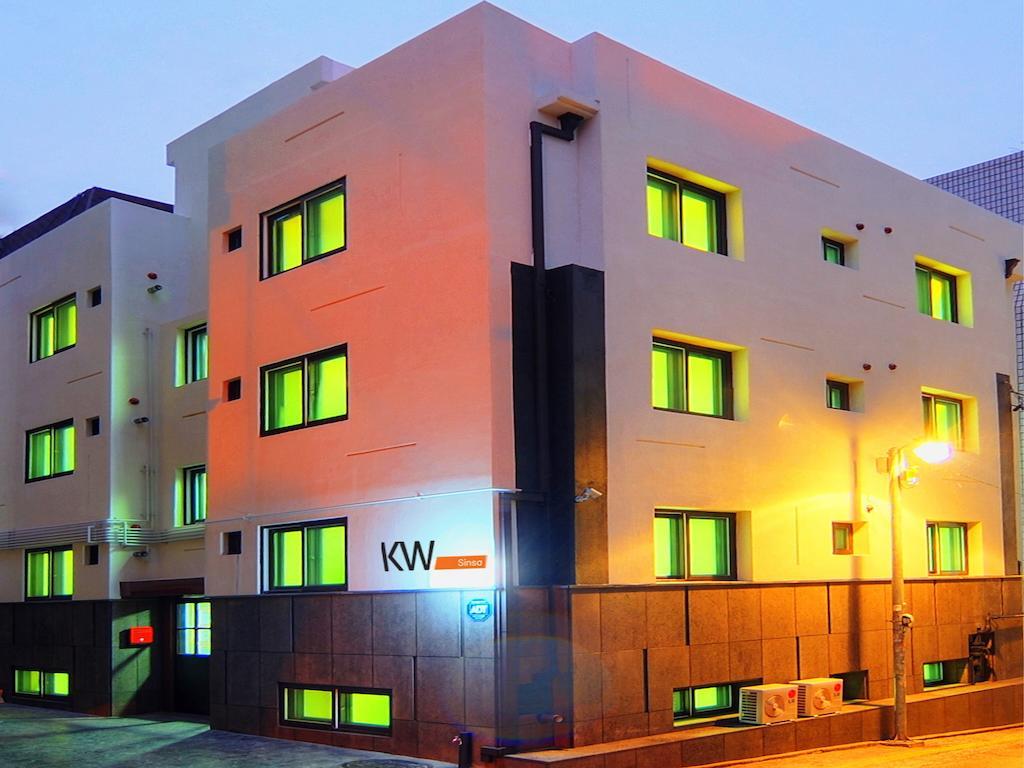 Hostel Kw Sinsa Сеул Екстериор снимка