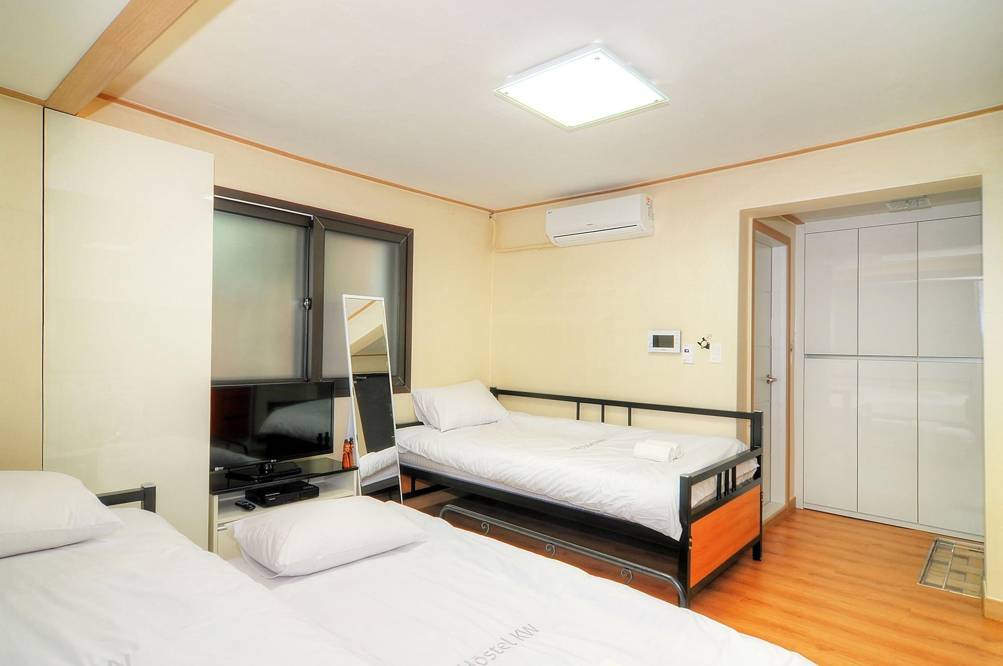 Hostel Kw Sinsa Сеул Екстериор снимка