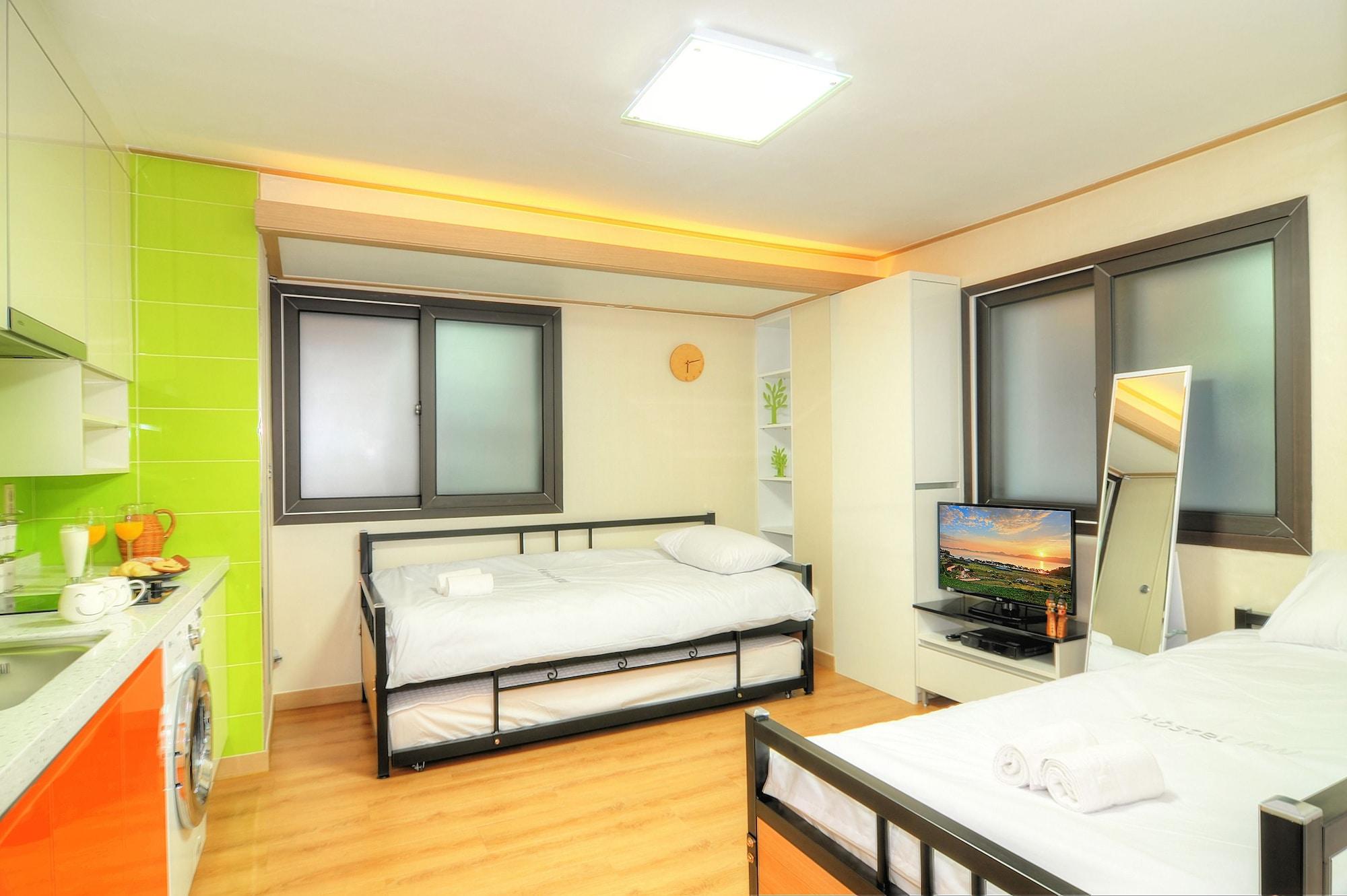 Hostel Kw Sinsa Сеул Екстериор снимка